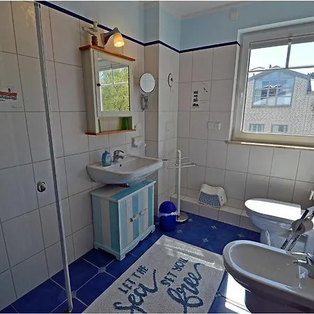 Sea Cucumber Comfortable * Juliusruh